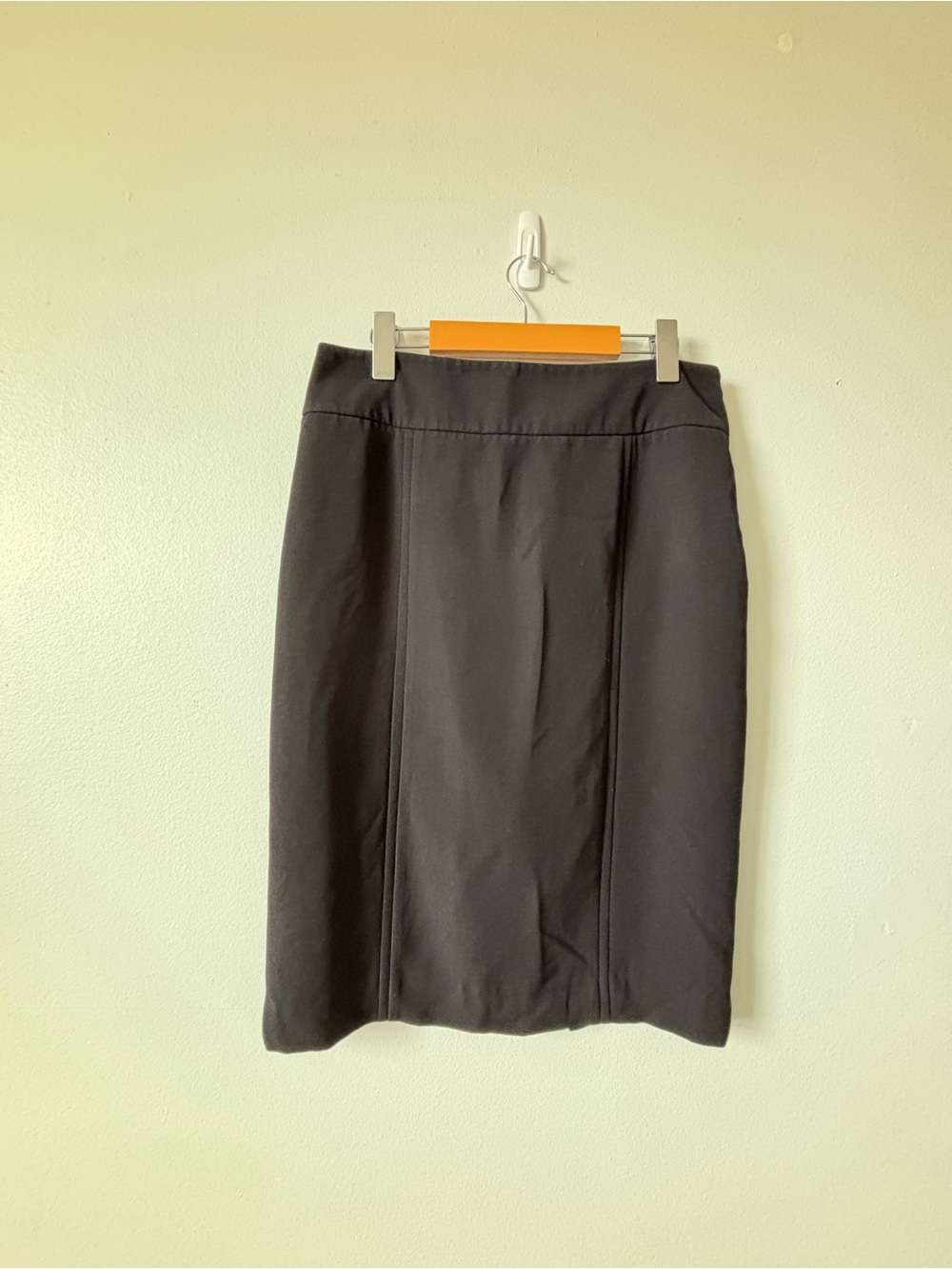 Hobbs London - Classic Black Pencil Skirt — Women's Professional Staple